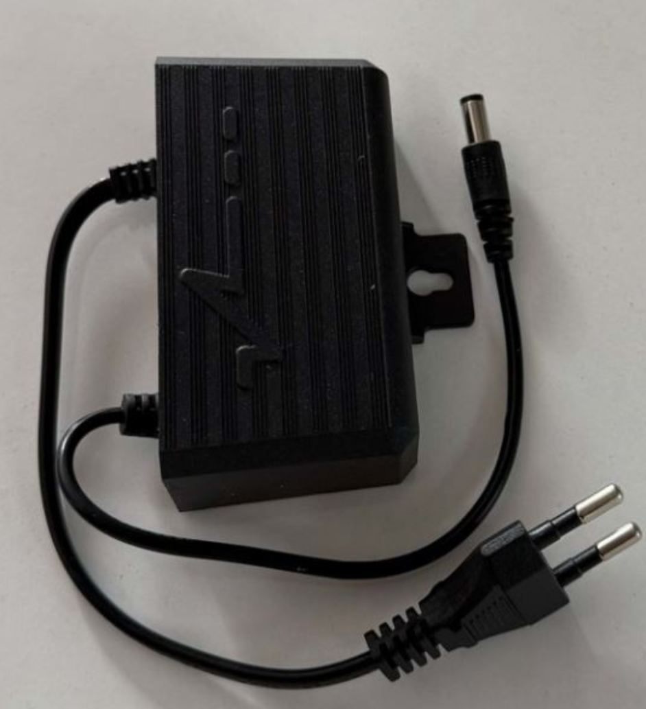 GÜÇ ADAPTÖRÜ ZR-5601 12V 1.2 AMPER